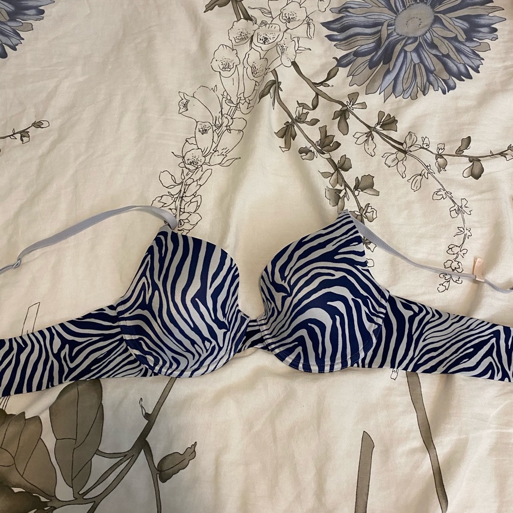36a gap body bra - never worn